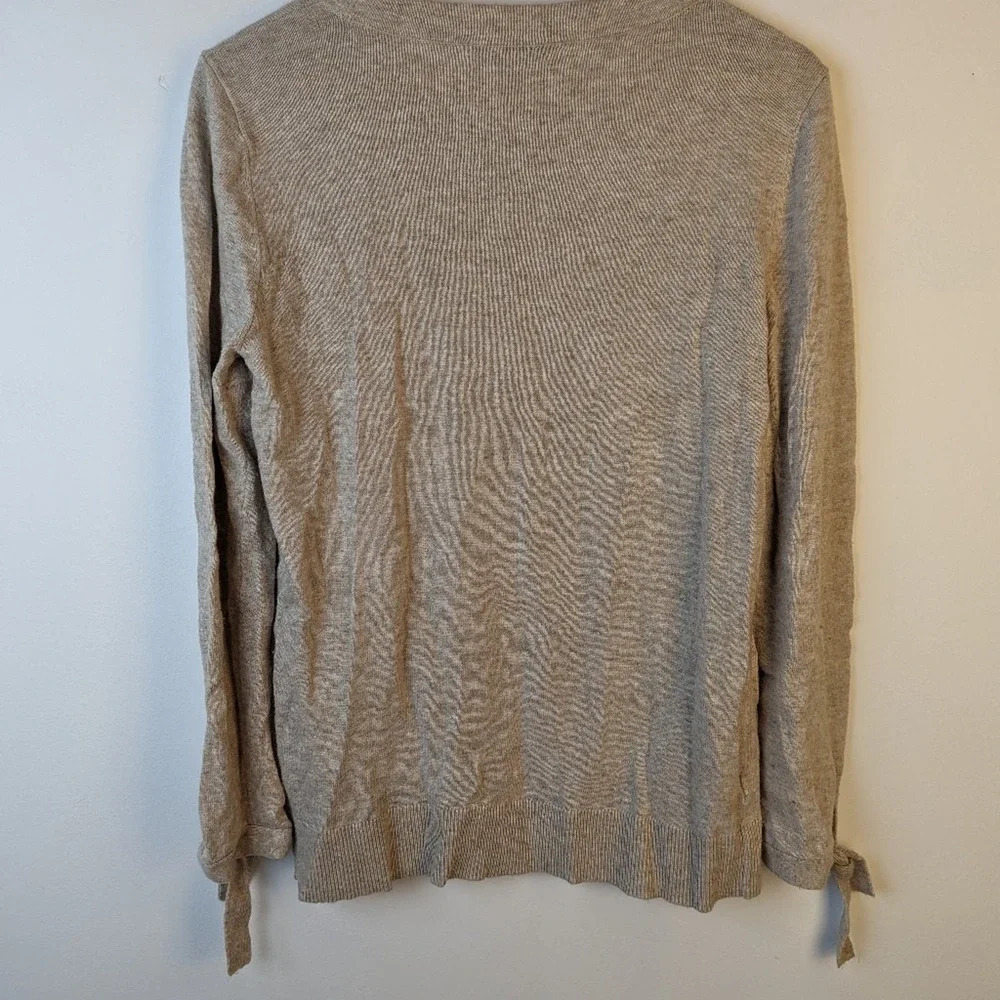 Loft Sweater - Medium - Picture 4 of 4